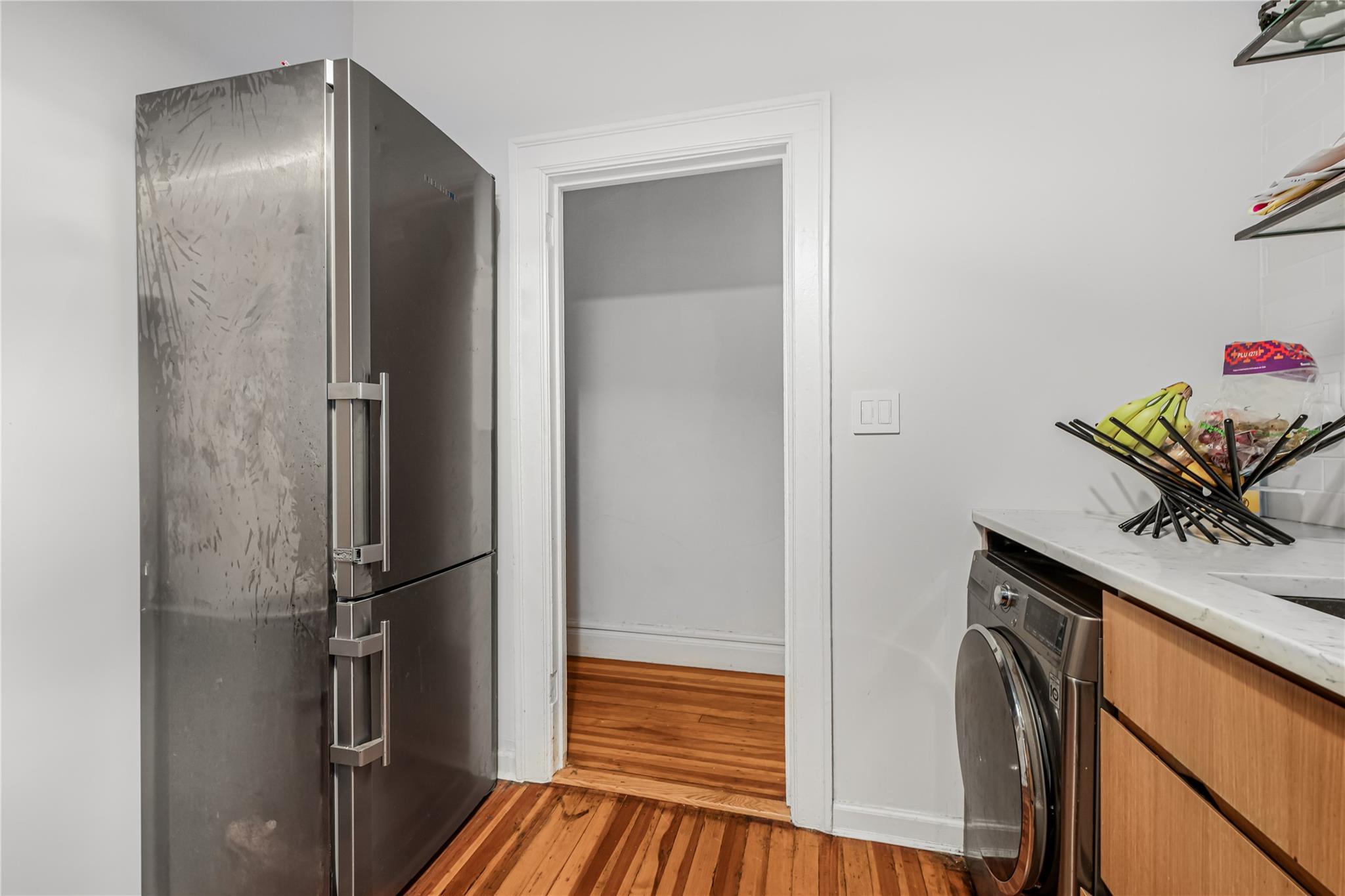 #4 photo, 3447 82nd, クイーンズ区 Jackson Heights , NY 11372