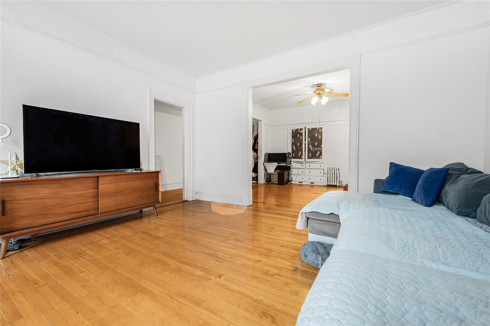 #6 photo, 3447 82nd, クイーンズ区 Jackson Heights , NY 11372