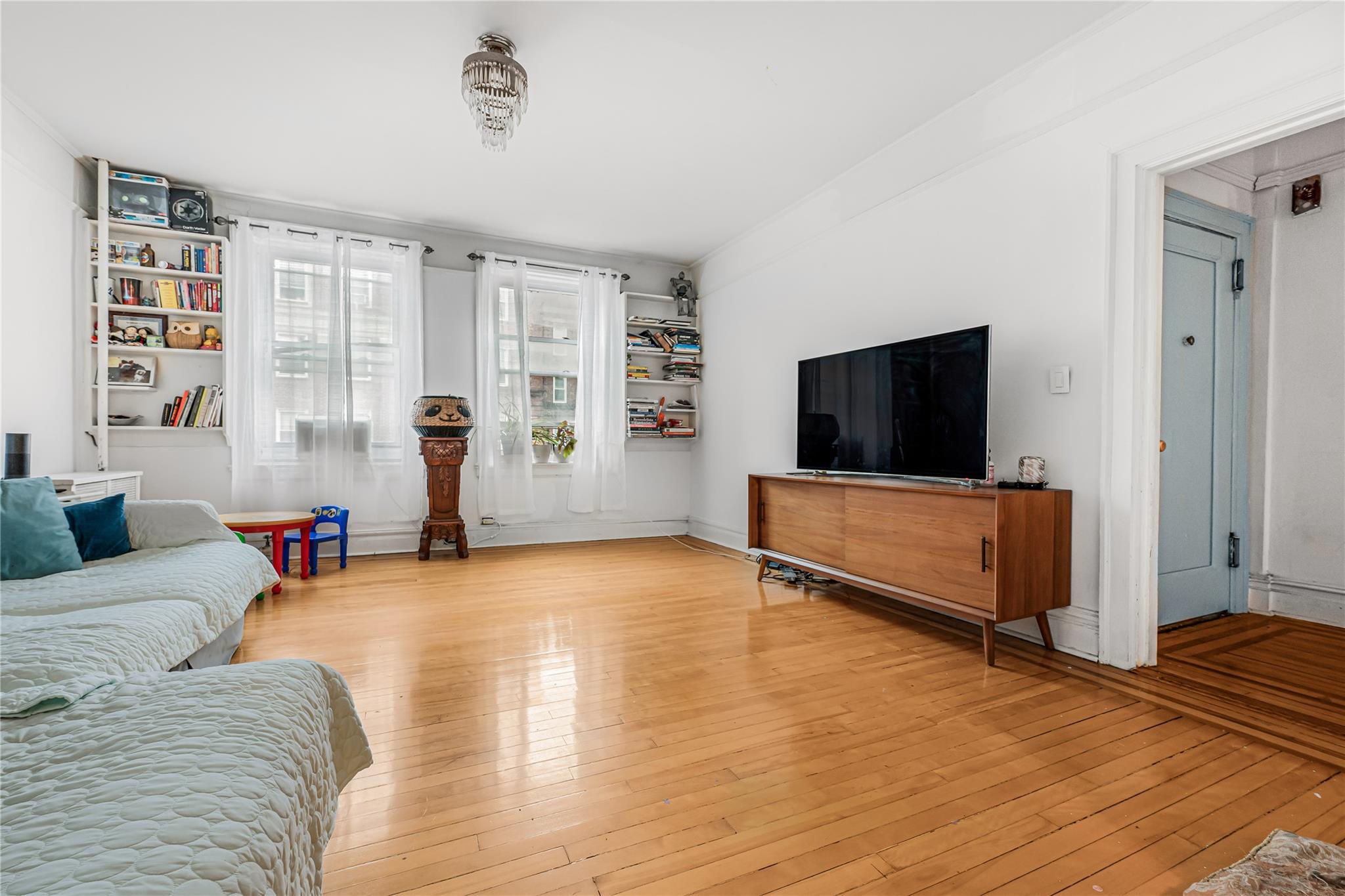 #7 photo, 3447 82nd, クイーンズ区 Jackson Heights , NY 11372