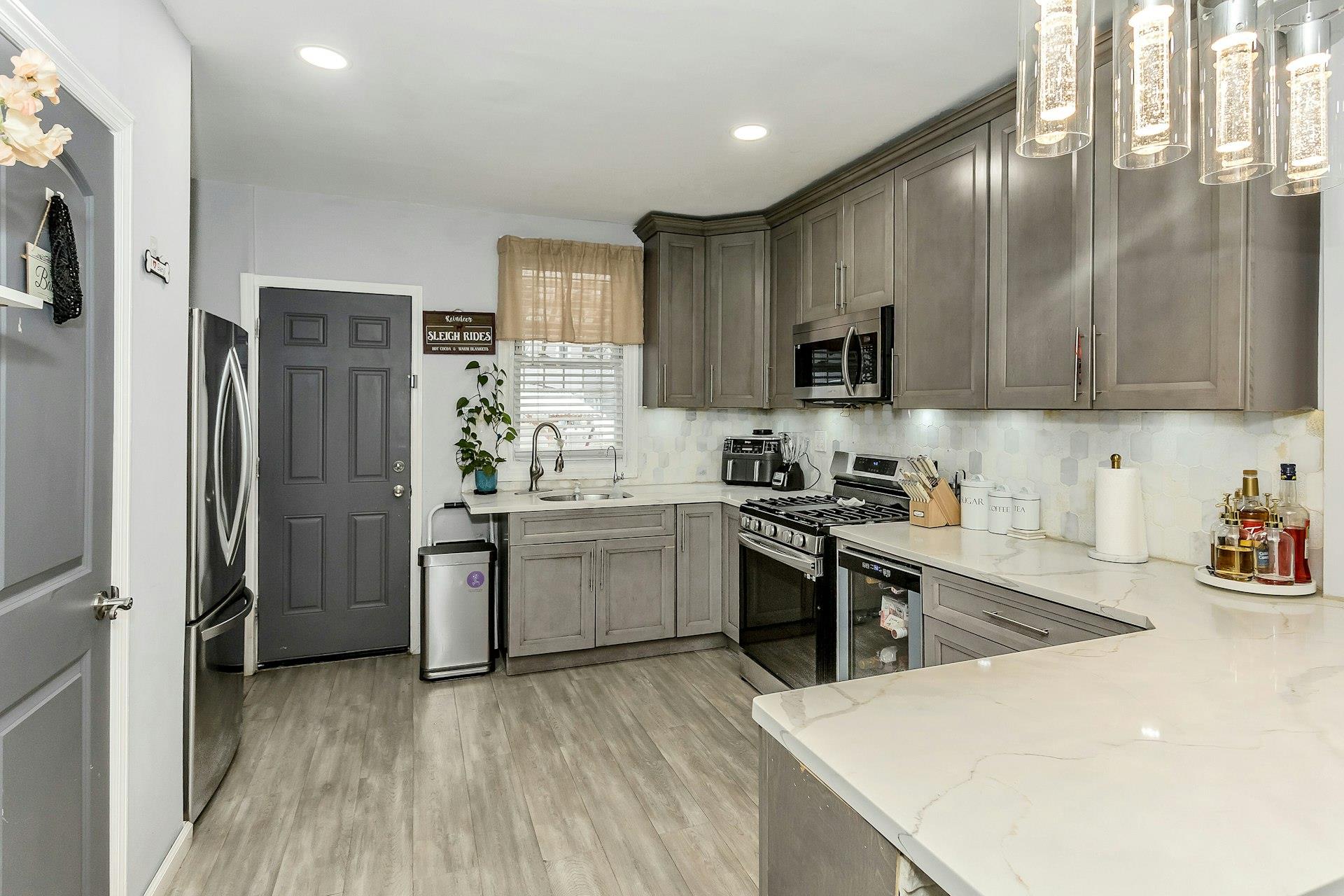 #6 photo, 111-32 147th Street, Jamaica , NY 11435