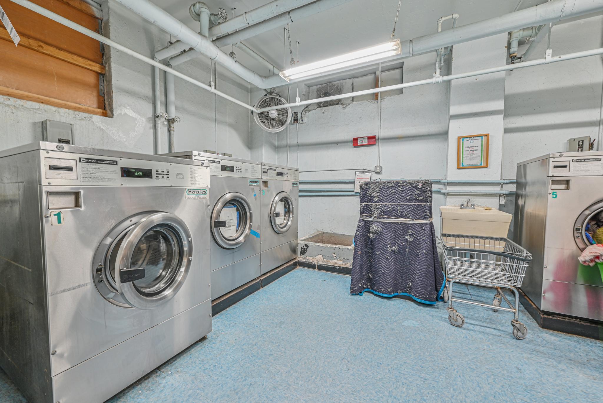 #12 photo, 8900 170th Street, クイーンズ区 Jamaica , NY 11432