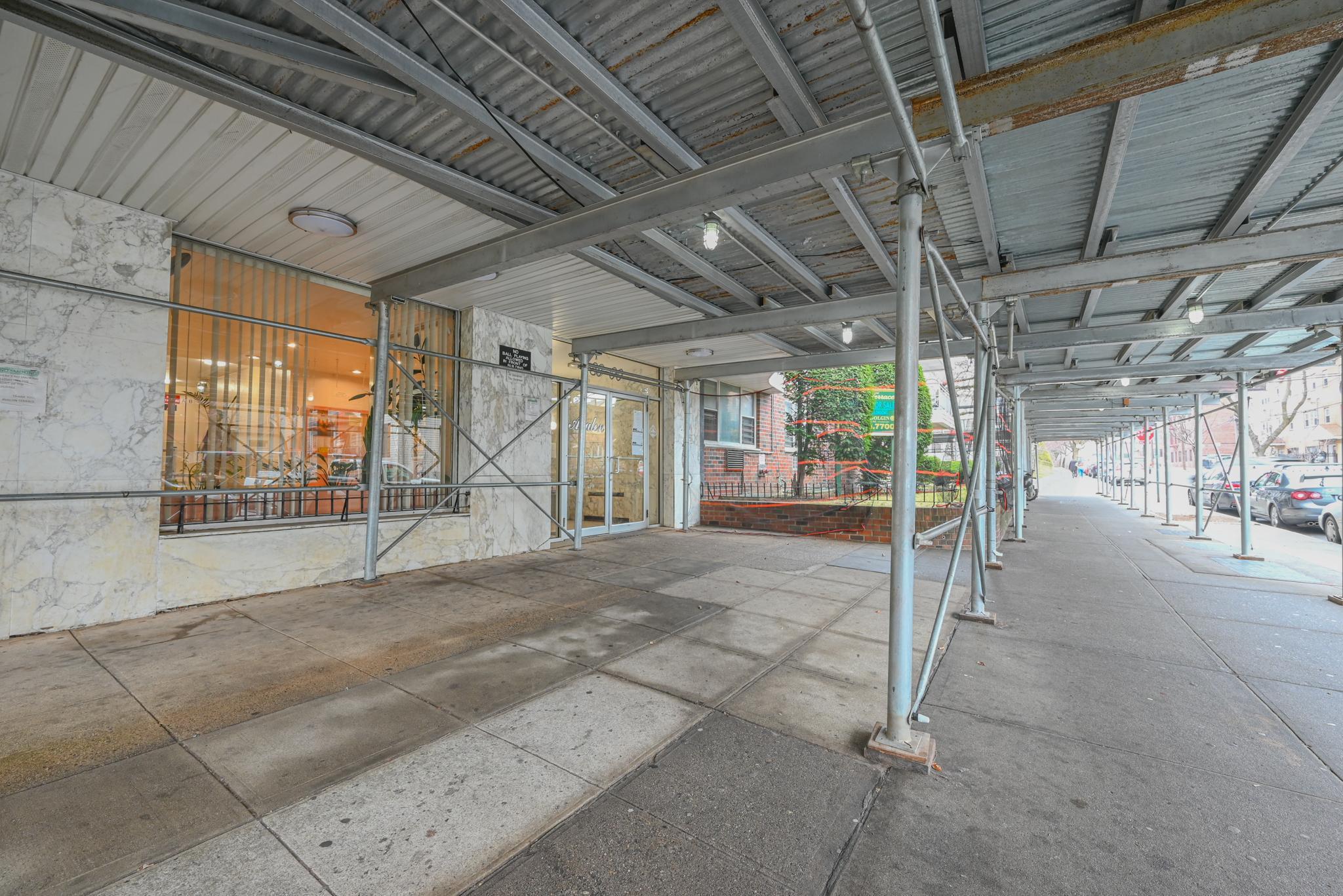 #9 photo, 8900 170th Street, クイーンズ区 Jamaica , NY 11432