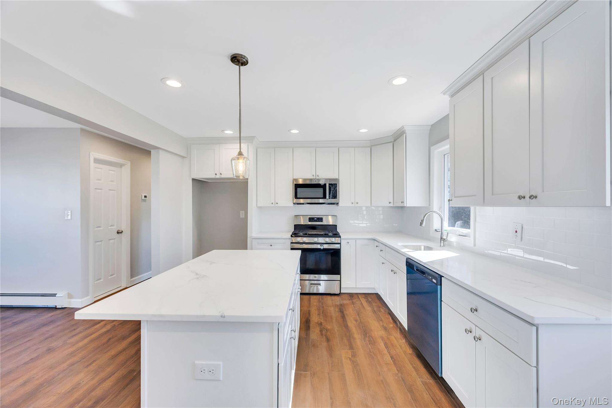 #12 photo, 7 Howard Avenue, ナッソー郡 Freeport , NY 11520