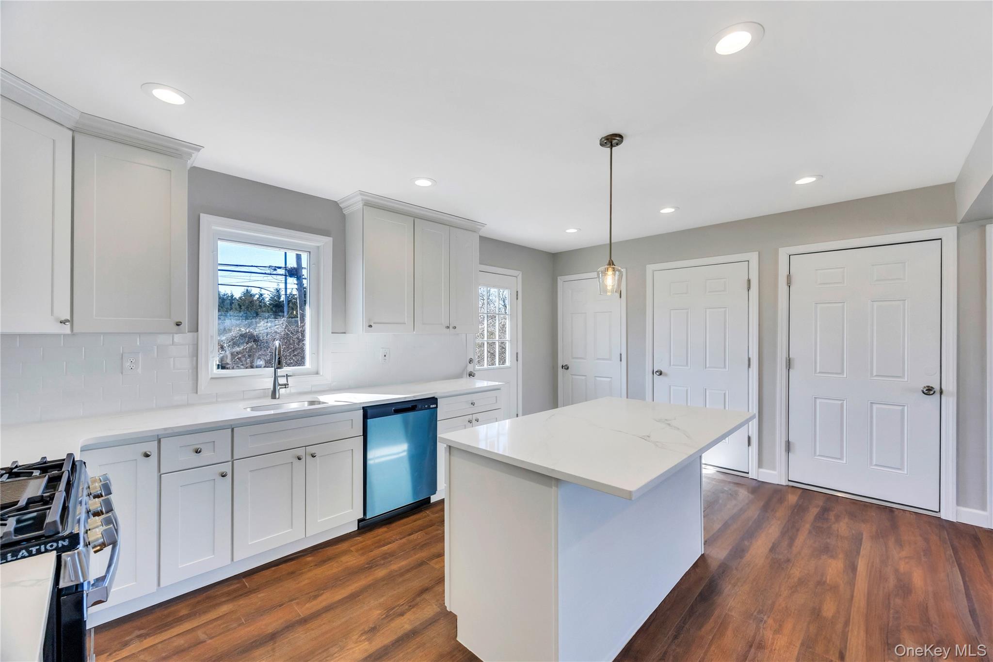 #13 photo, 7 Howard Avenue, ナッソー郡 Freeport , NY 11520