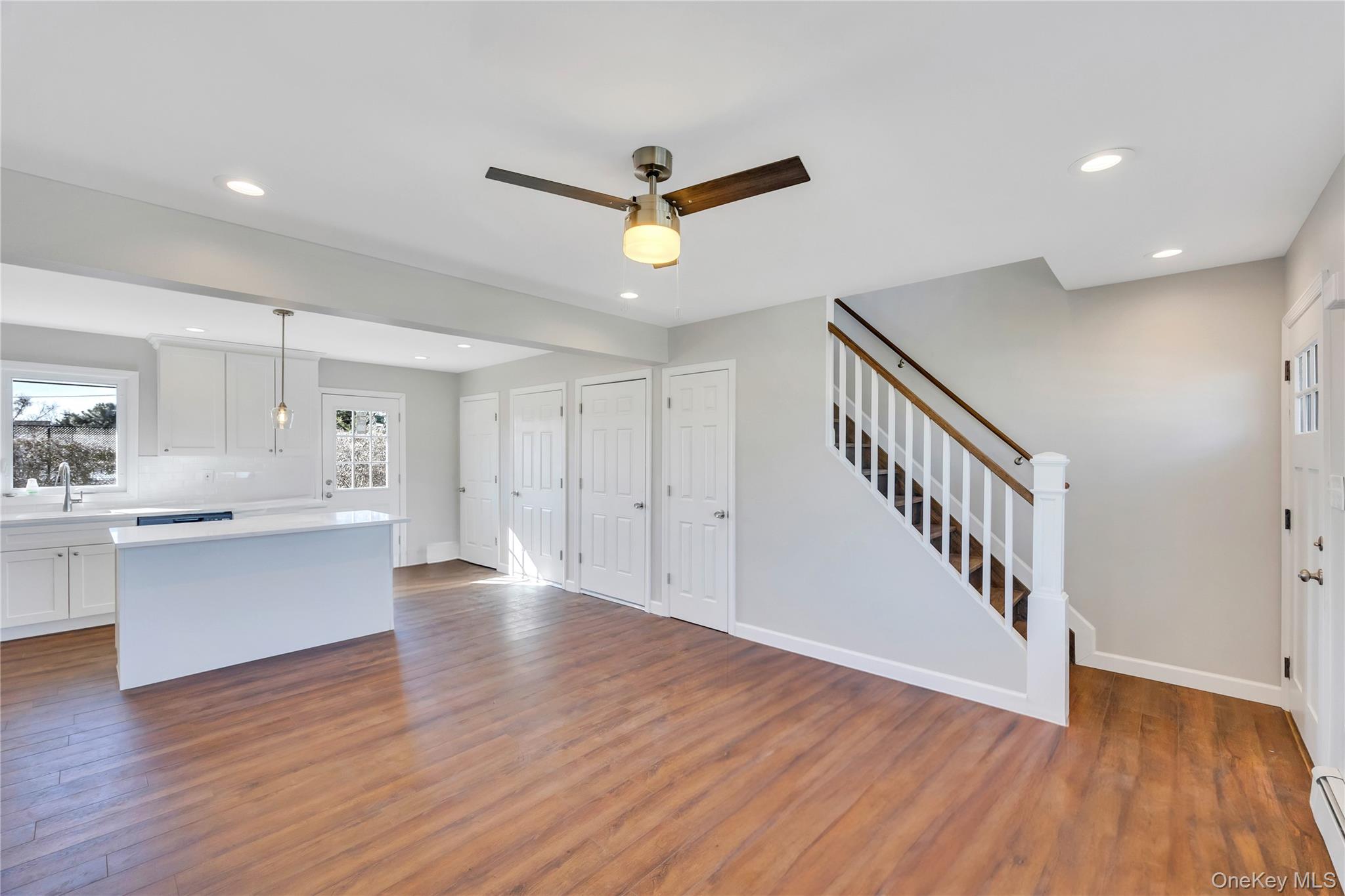 #5 photo, 7 Howard Avenue, ナッソー郡 Freeport , NY 11520