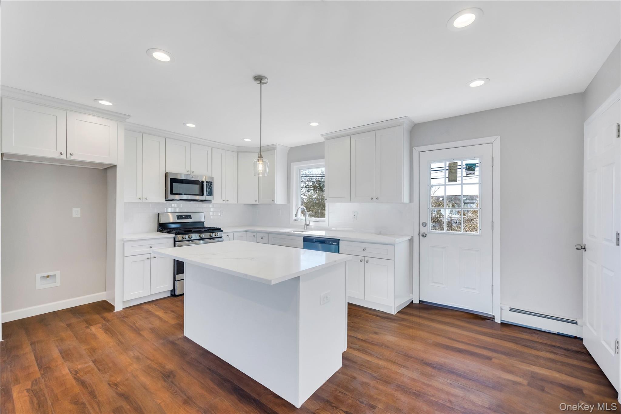 #9 photo, 7 Howard Avenue, ナッソー郡 Freeport , NY 11520