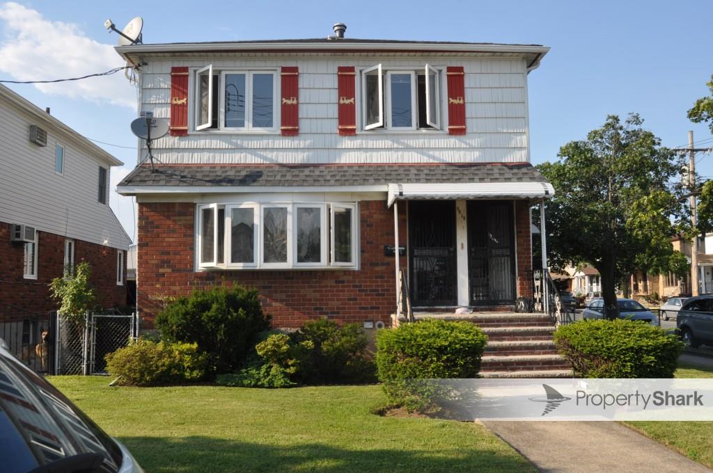 #2 photo, 96-19 156 Avenue, Howard Beach , NY 11414