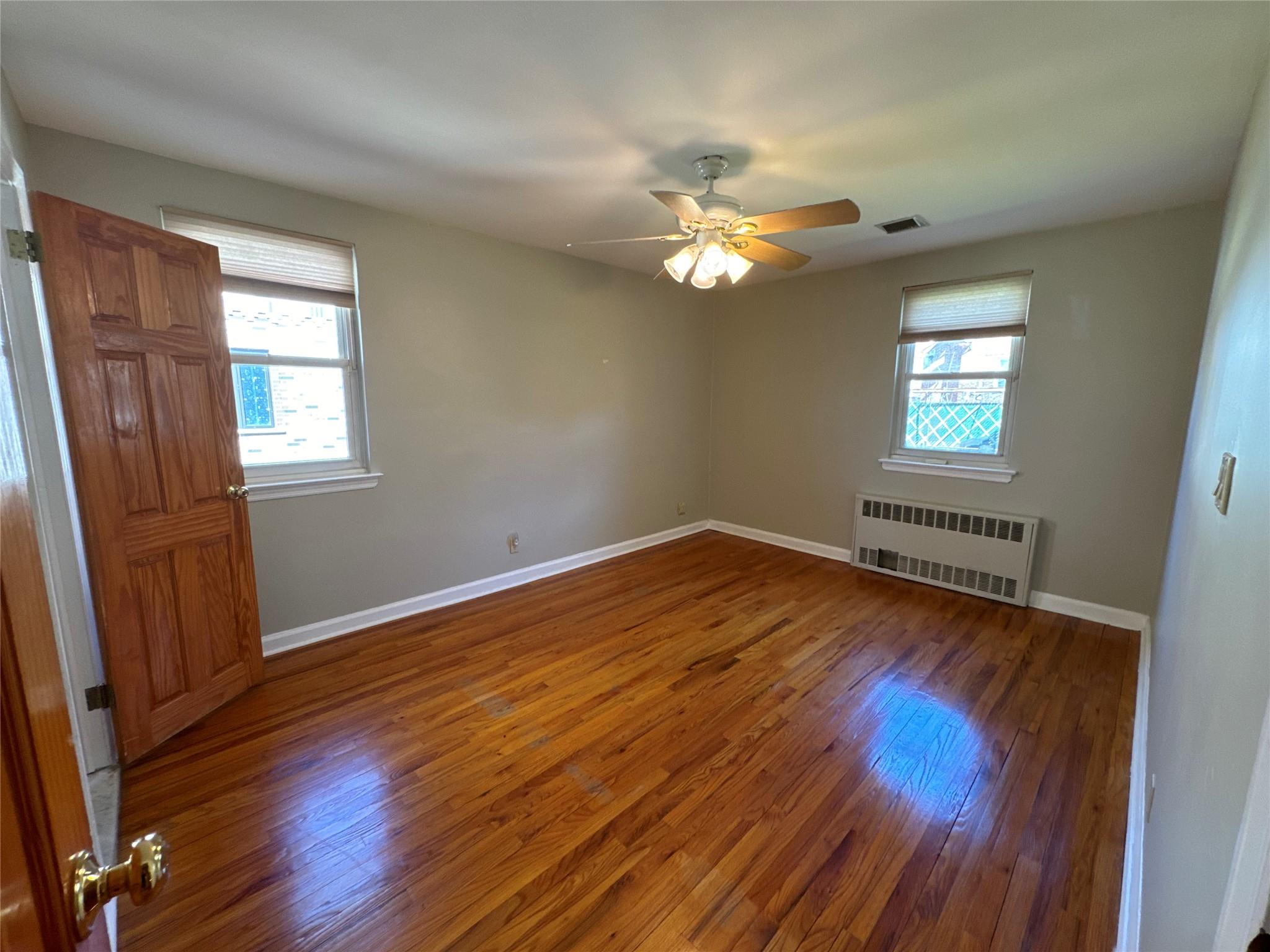 #11 photo, 4419 192nd Street, 法拉盛 Flushing , NY 11358