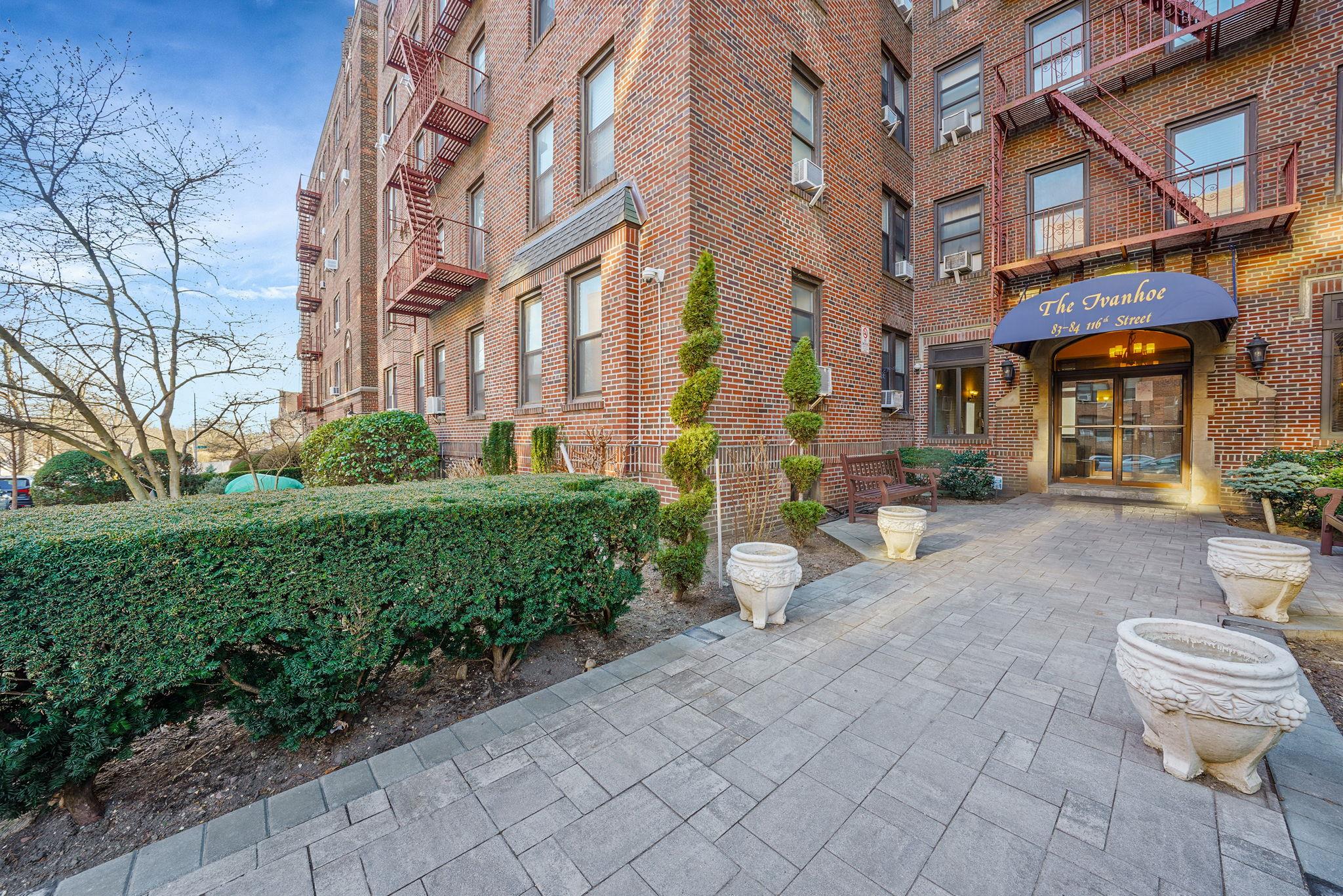 #12 photo, 83-84 116th St, クイーンズ区 Kew Gardens , NY 11418