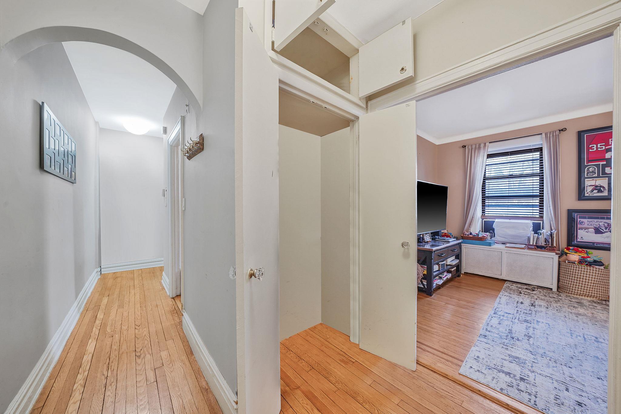 #8 photo, 83-84 116th St, クイーンズ区 Kew Gardens , NY 11418