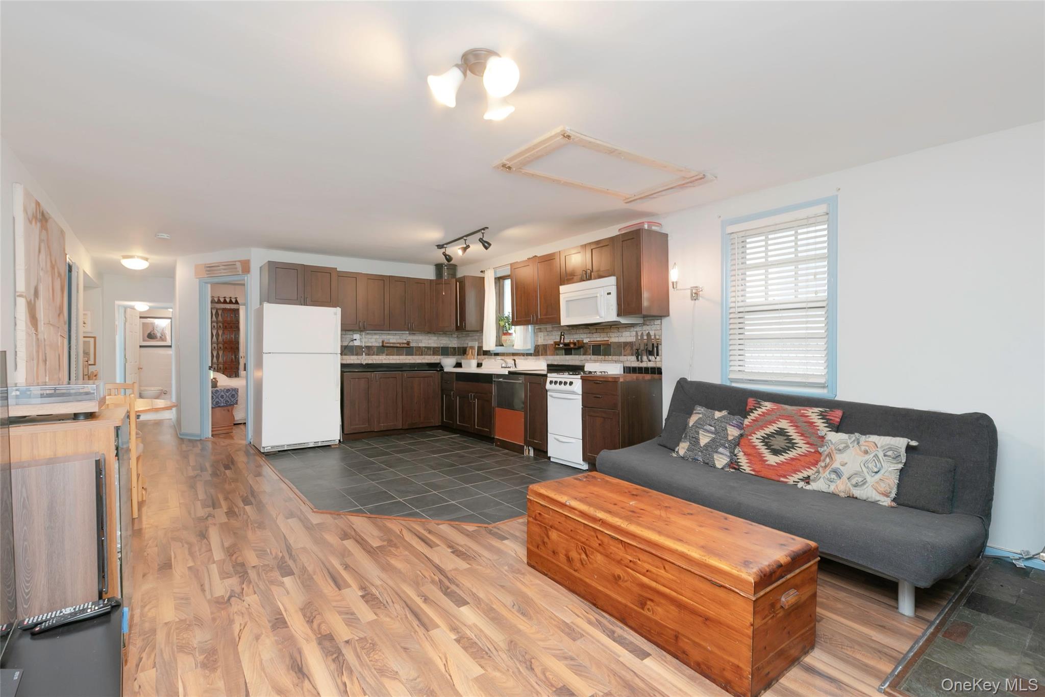 #4 photo, 68 Tier Street, Bronx , NY 10464