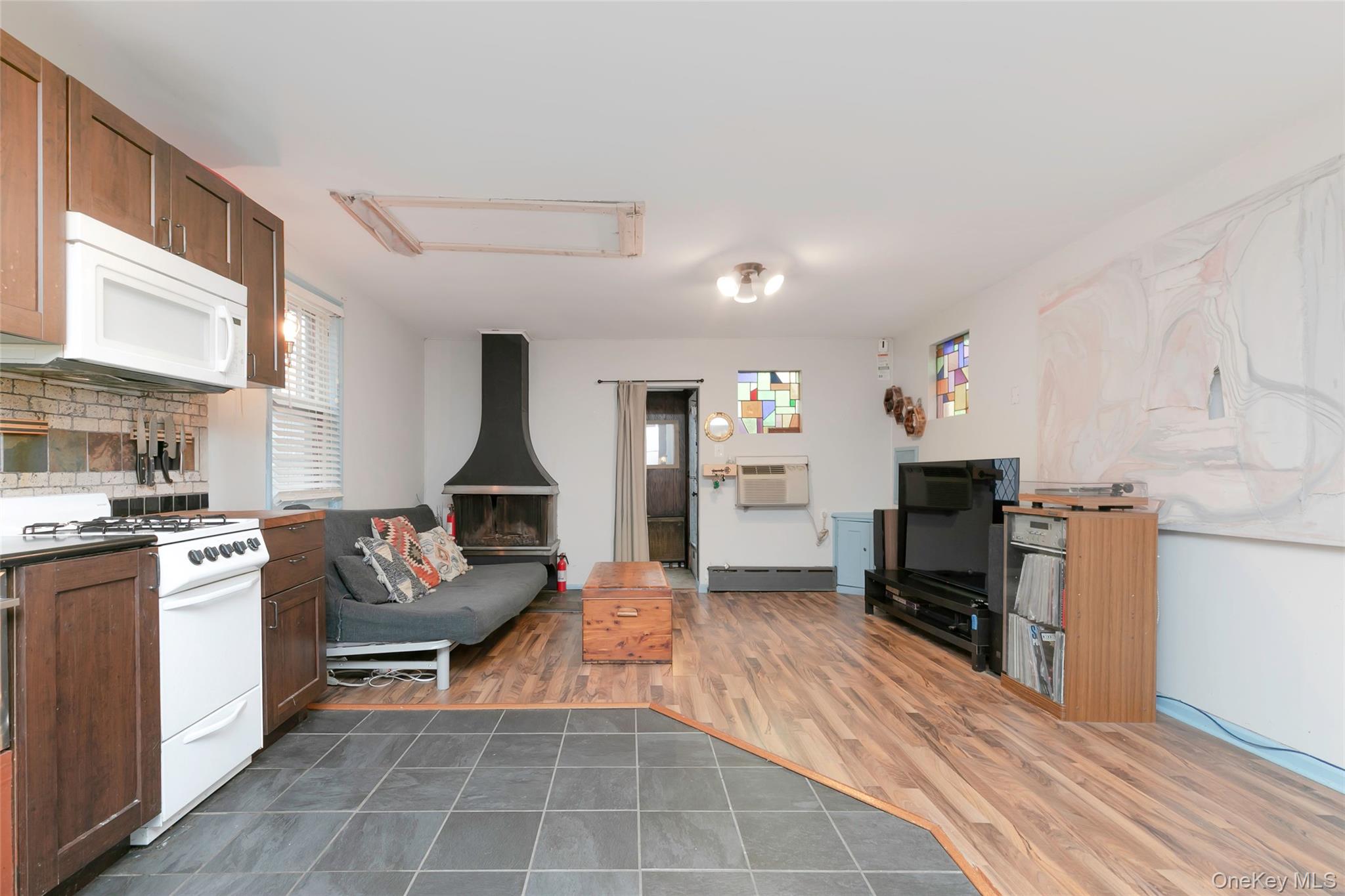 #6 photo, 68 Tier Street, Bronx , NY 10464