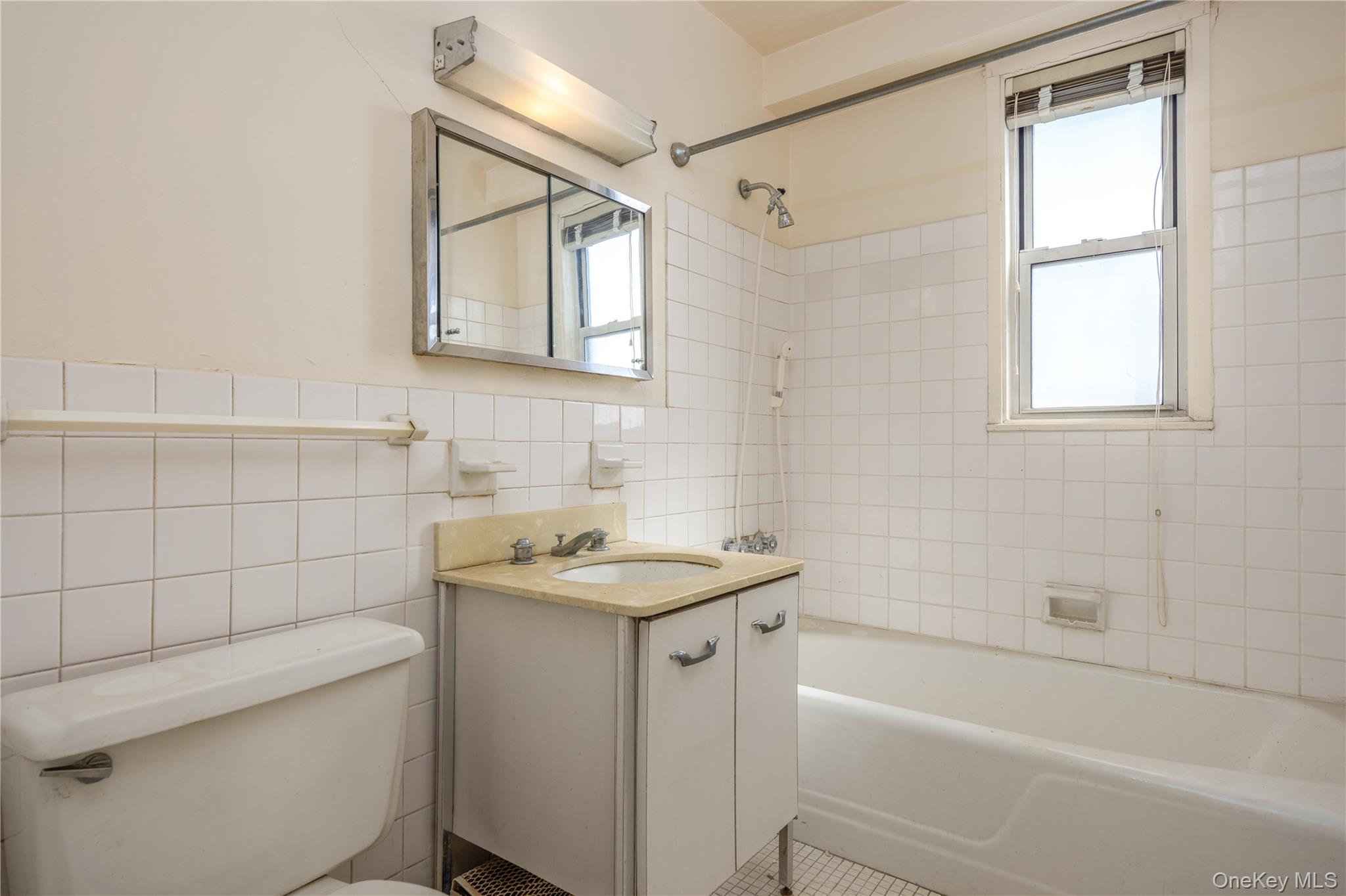 #17 photo, 615 Palmer Rd, Yonkers , NY 10701