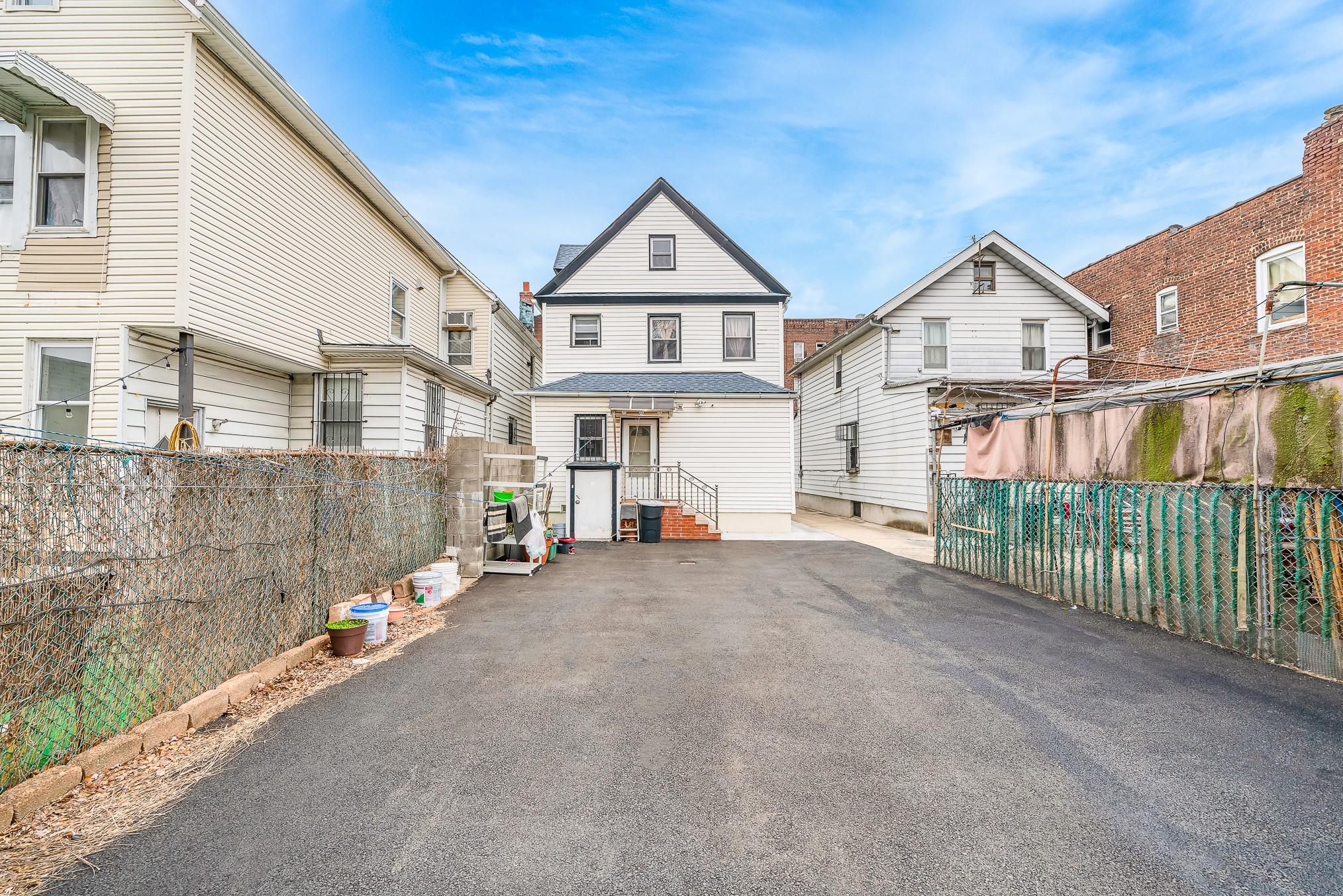 #15 photo, 10140 Nicolls Avenue, Corona , NY 11368