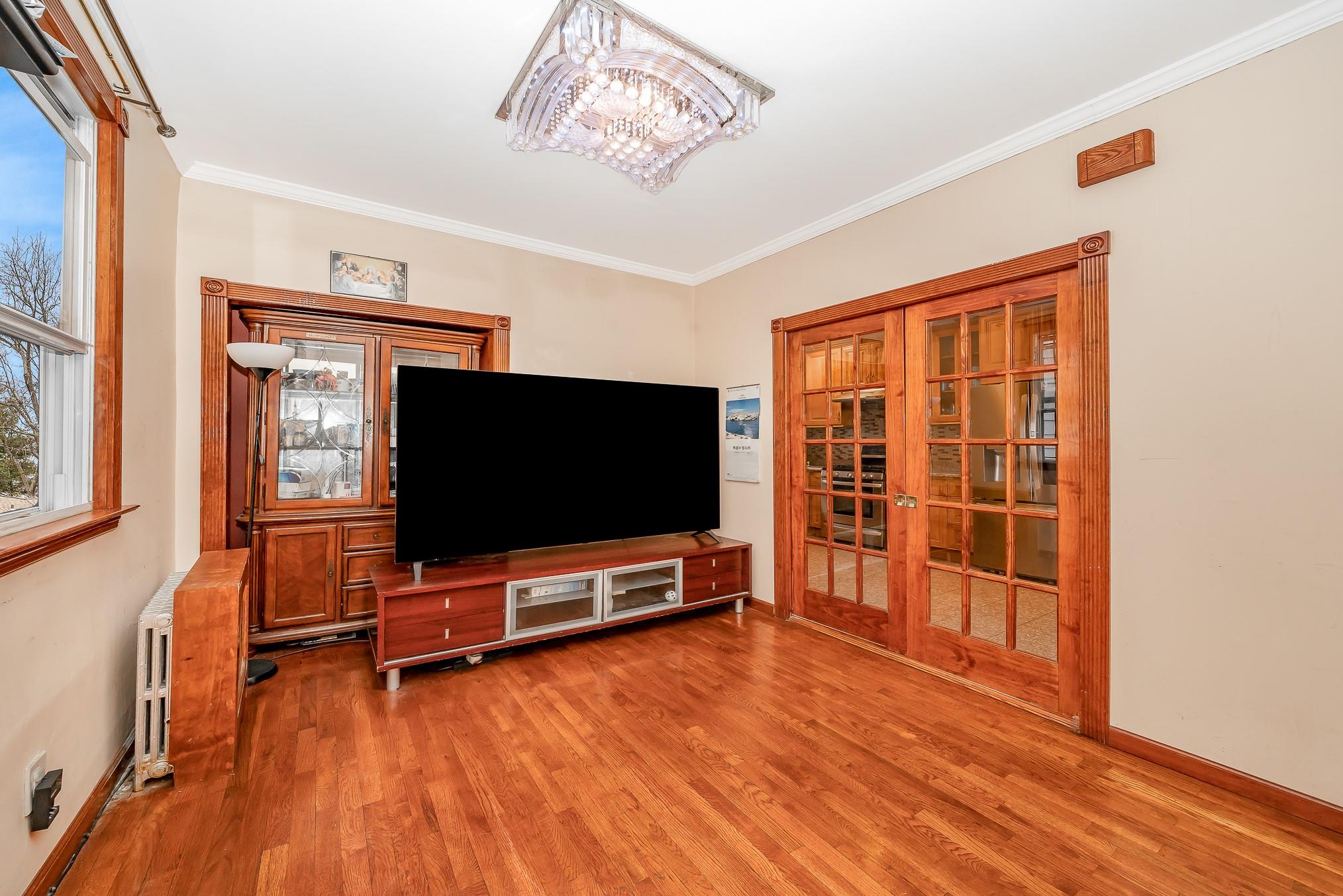 #4 photo, 10140 Nicolls Avenue, Corona , NY 11368