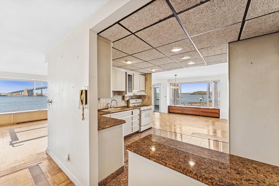 #4 photo, 166-25 Powells Cove Boulevard, 皇后區 白石鎮 Whitestone , NY 11357