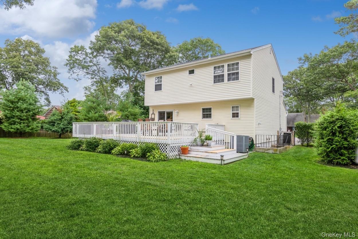 #19 photo, 1 Re Court, サフォーク郡 Hampton Bays , NY 11946