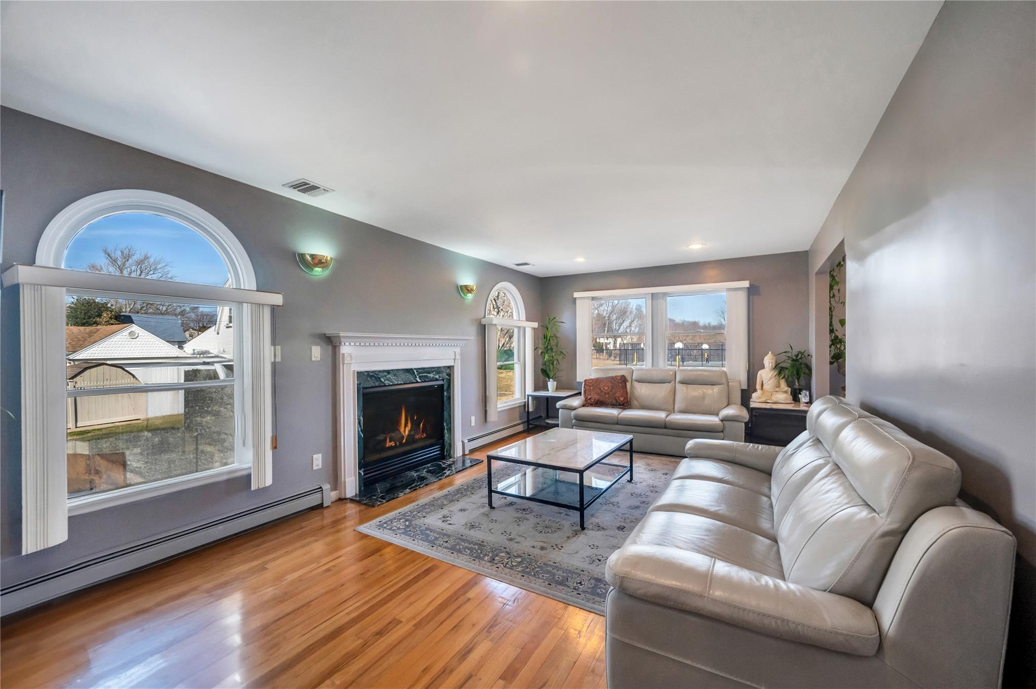 #10 photo, 133 Wentworth Avenue, ナッソー郡 Albertson , NY 11507