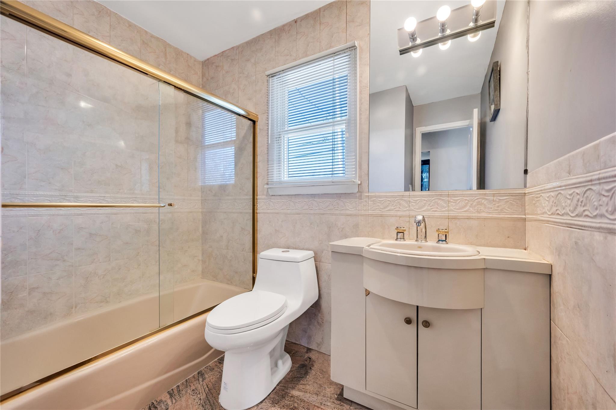 #18 photo, 133 Wentworth Avenue, ナッソー郡 Albertson , NY 11507