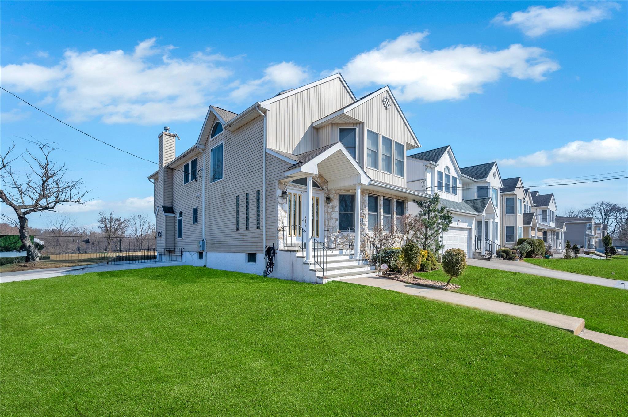 #2 photo, 133 Wentworth Avenue, ナッソー郡 Albertson , NY 11507