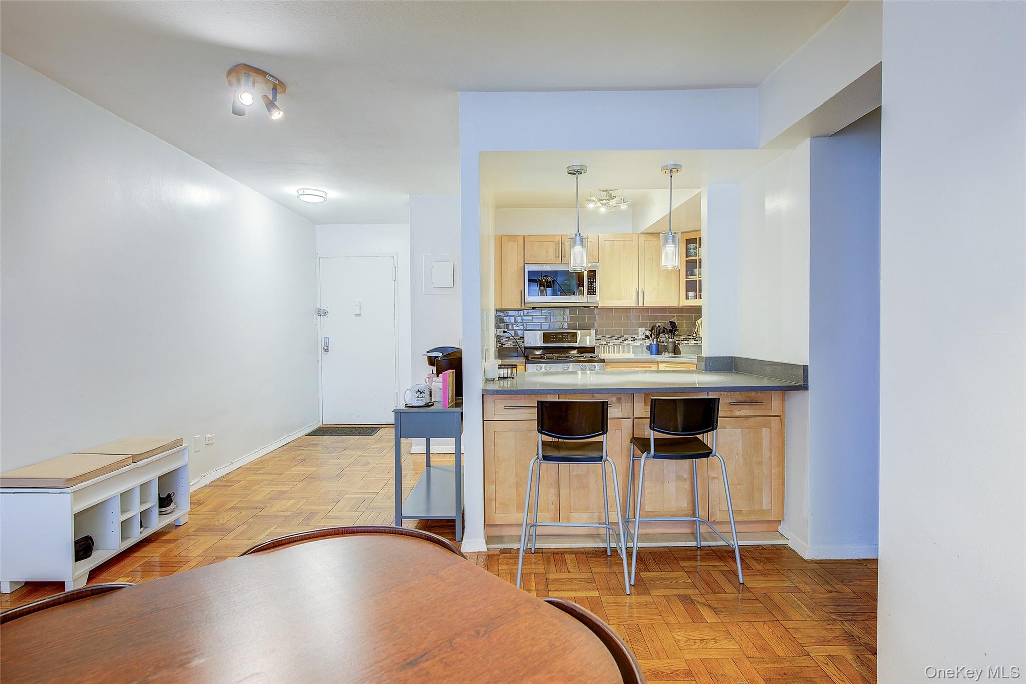 #12 photo, 107-40 Queens Boulevard, クイーンズ区 Forest Hills , NY 11375