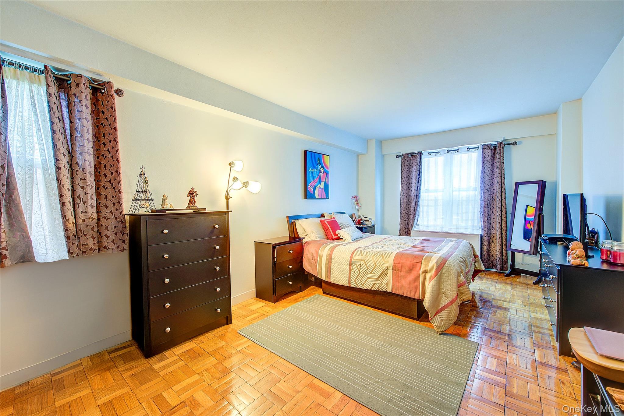 #15 photo, 107-40 Queens Boulevard, クイーンズ区 Forest Hills , NY 11375