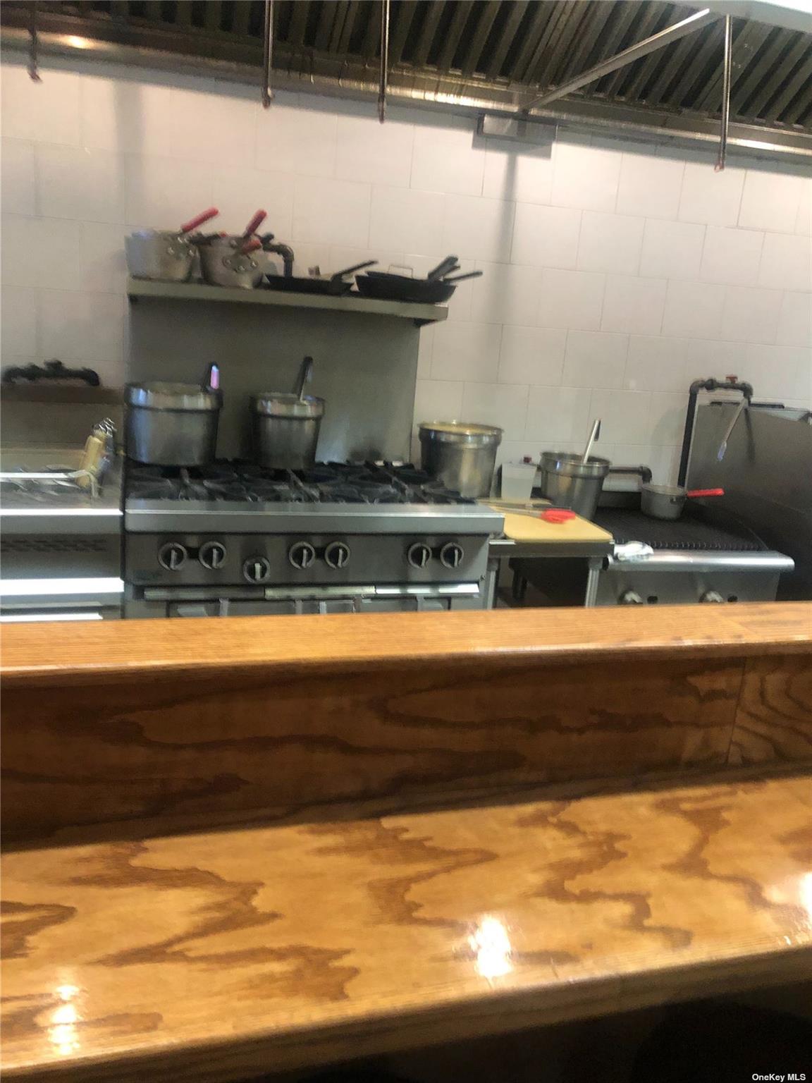 #4 photo, 63-28 Roosevelt Avenue, クイーンズ区 Woodside , NY 11377