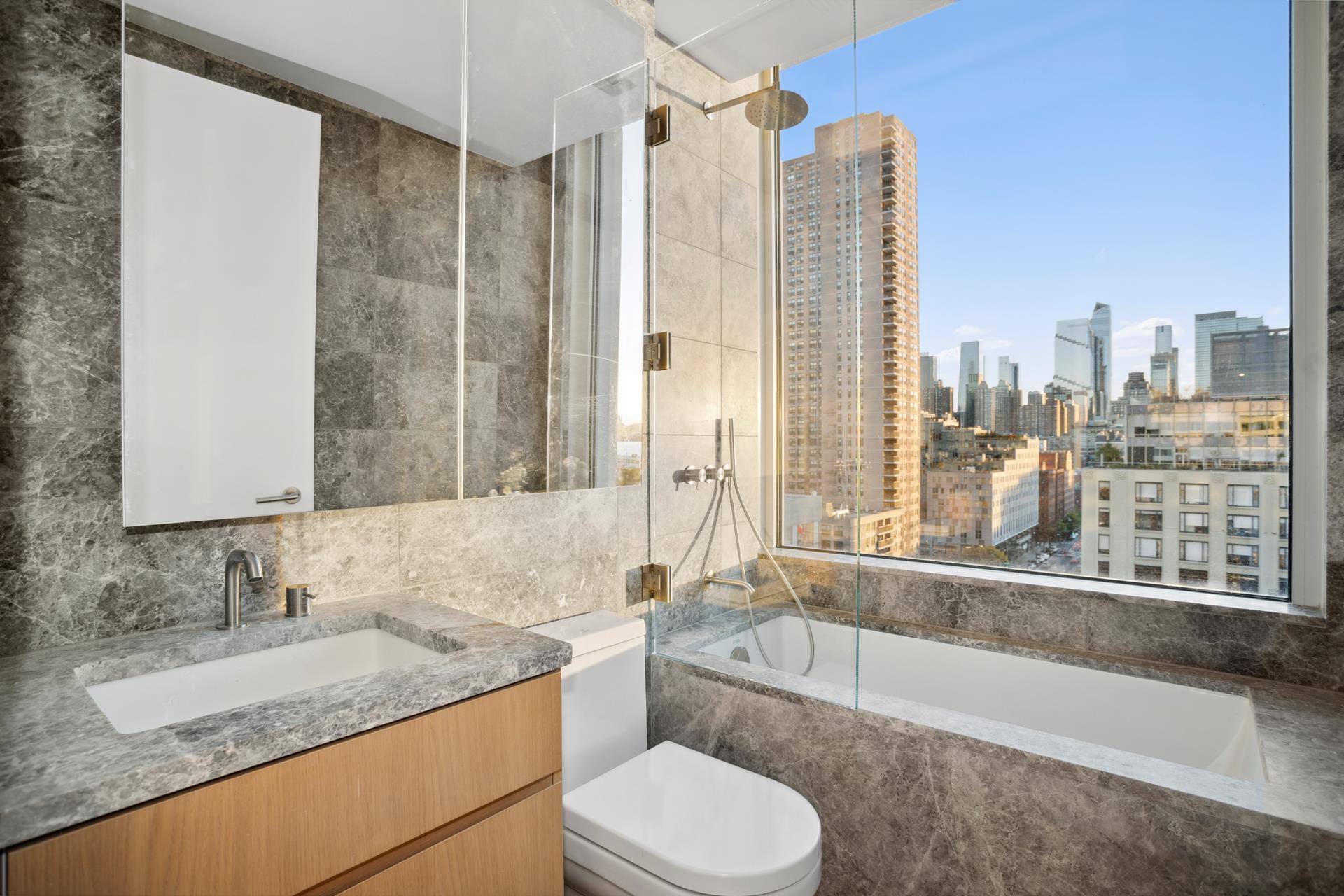 #8 photo, 611 W 56TH Street, マンハッタン Hells Kitchen , NY 10019