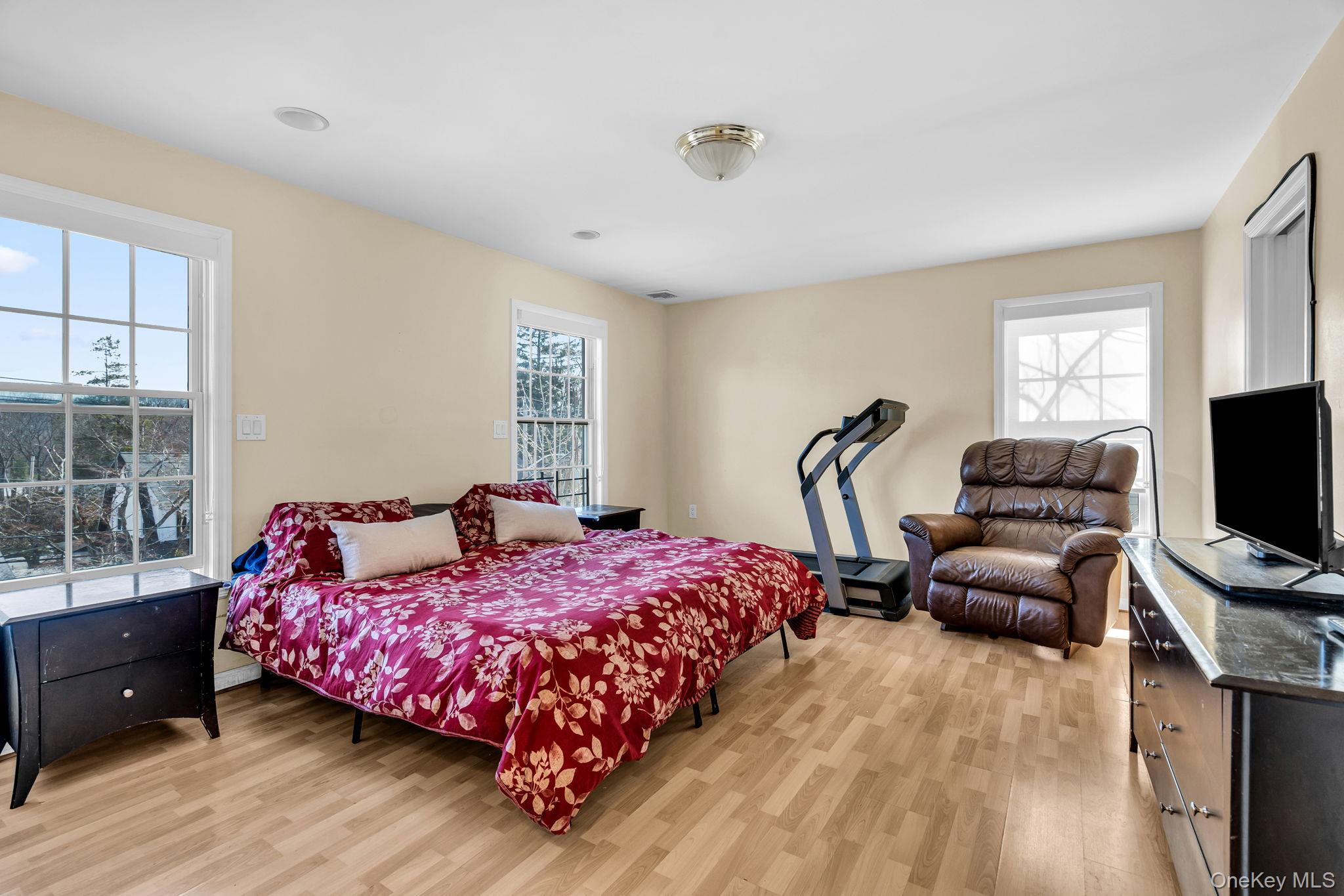 #17 photo, 27 Overlook Road, White Plains , NY 10605