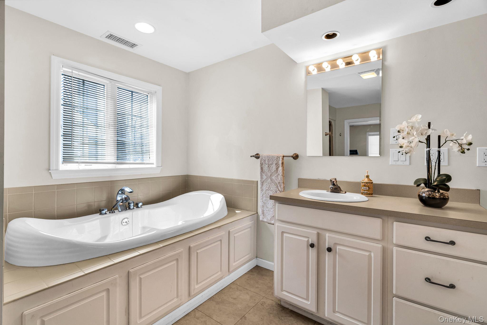 #19 photo, 27 Overlook Road, White Plains , NY 10605