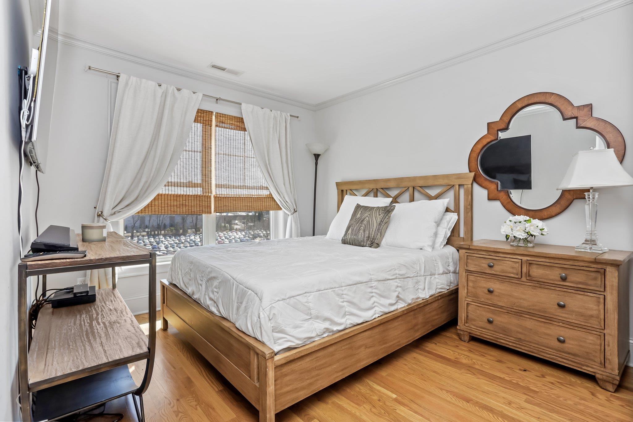 #20 photo, 80 Old Boston Post Road, New Rochelle , NY 10801