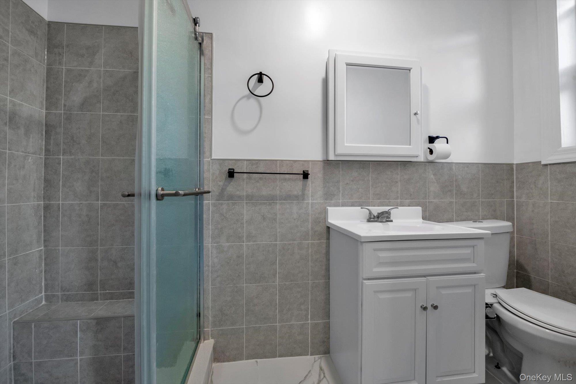 #12 photo, 71-11 67th Place, Glendale , NY 11385