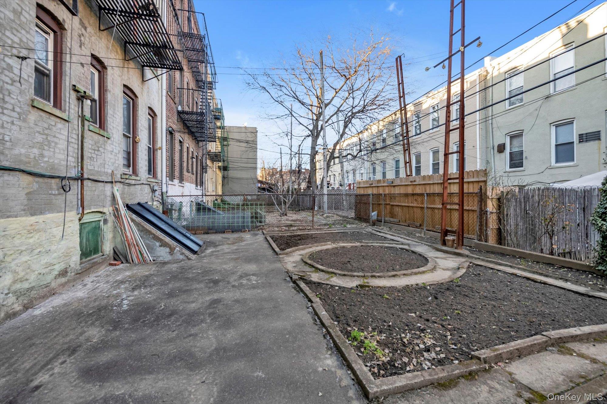 #18 photo, 71-11 67th Place, Glendale , NY 11385