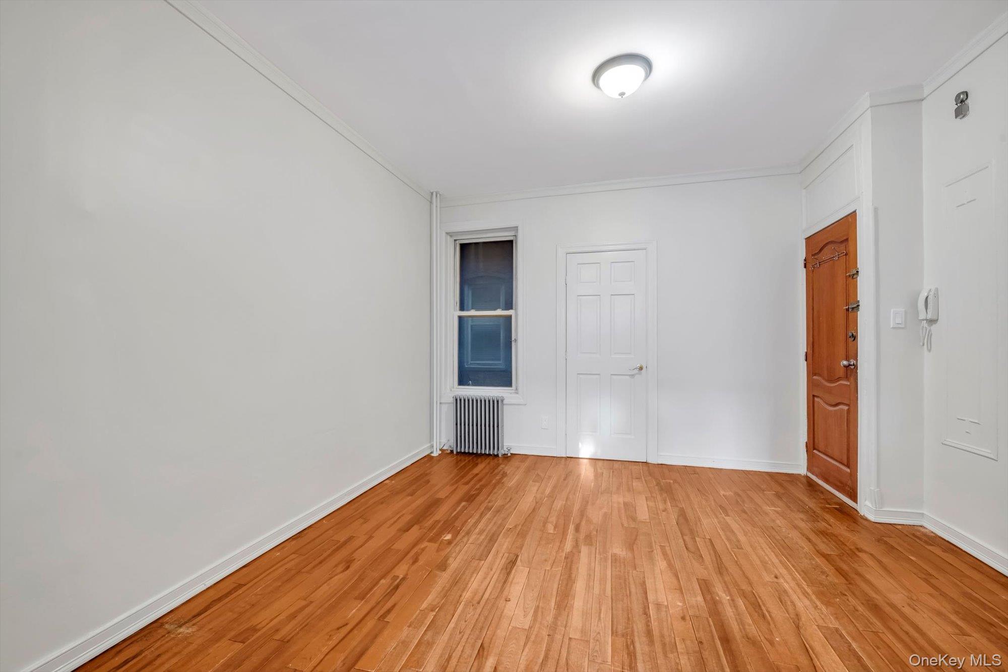 #3 photo, 71-11 67th Place, Glendale , NY 11385