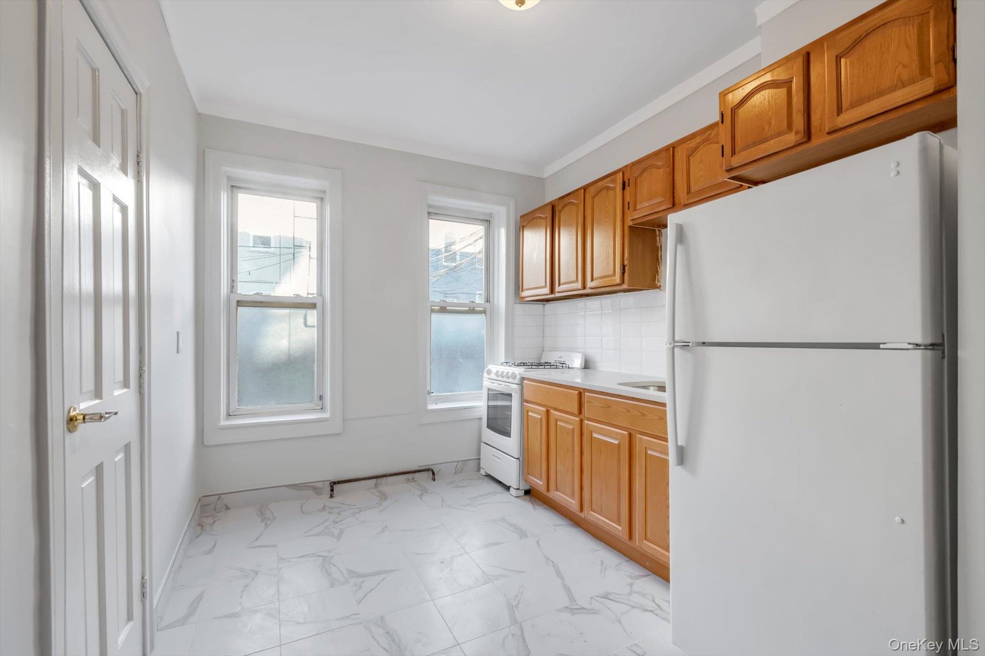 #6 photo, 71-11 67th Place, Glendale , NY 11385