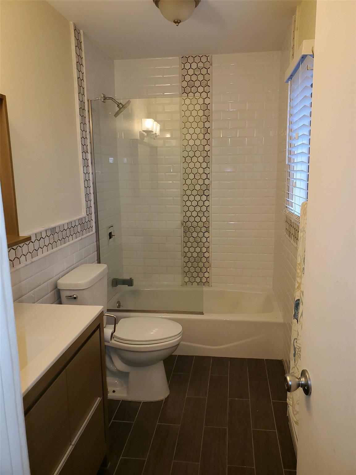 #10 photo, 437 Dehnhoff Walk, Ocean Beach , NY 11770