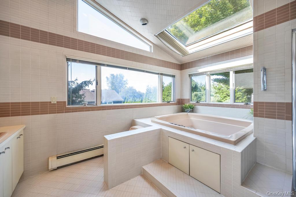 #15 photo, 20 Northern Parkway, Plainview , NY 11803