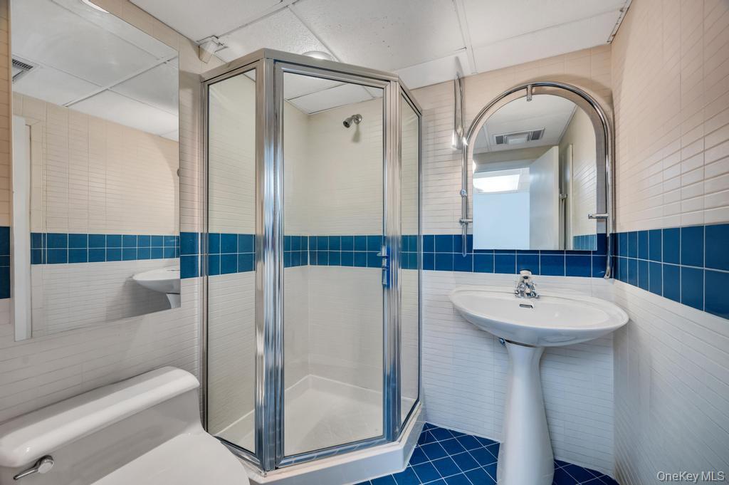 #19 photo, 20 Northern Parkway, Plainview , NY 11803