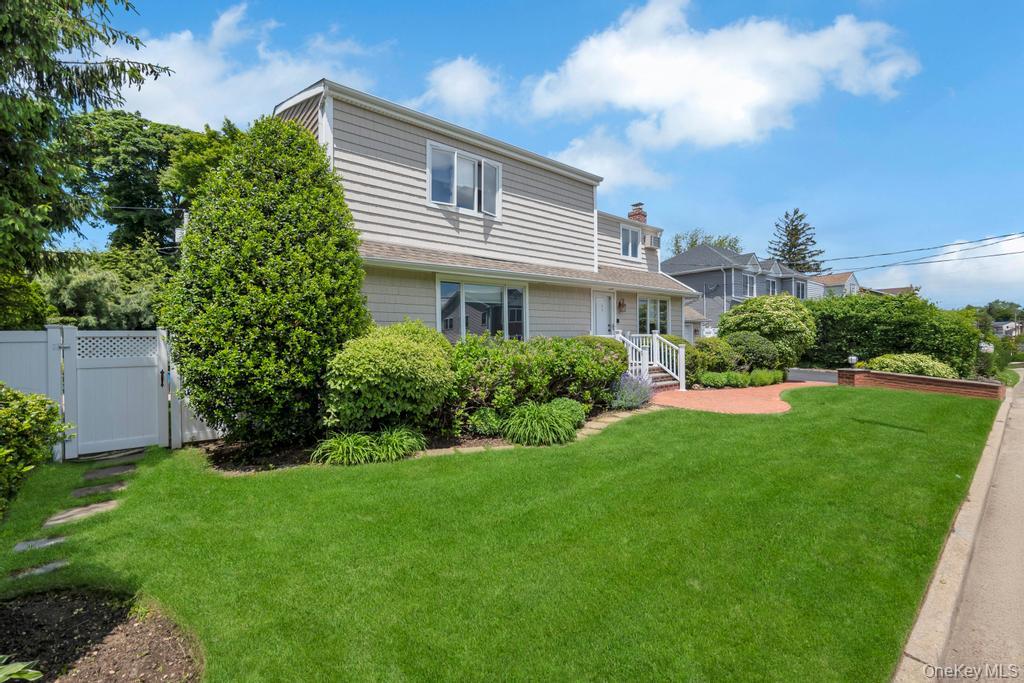 #2 photo, 20 Northern Parkway, Plainview , NY 11803