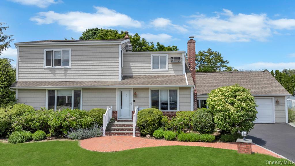 #3 photo, 20 Northern Parkway, Plainview , NY 11803