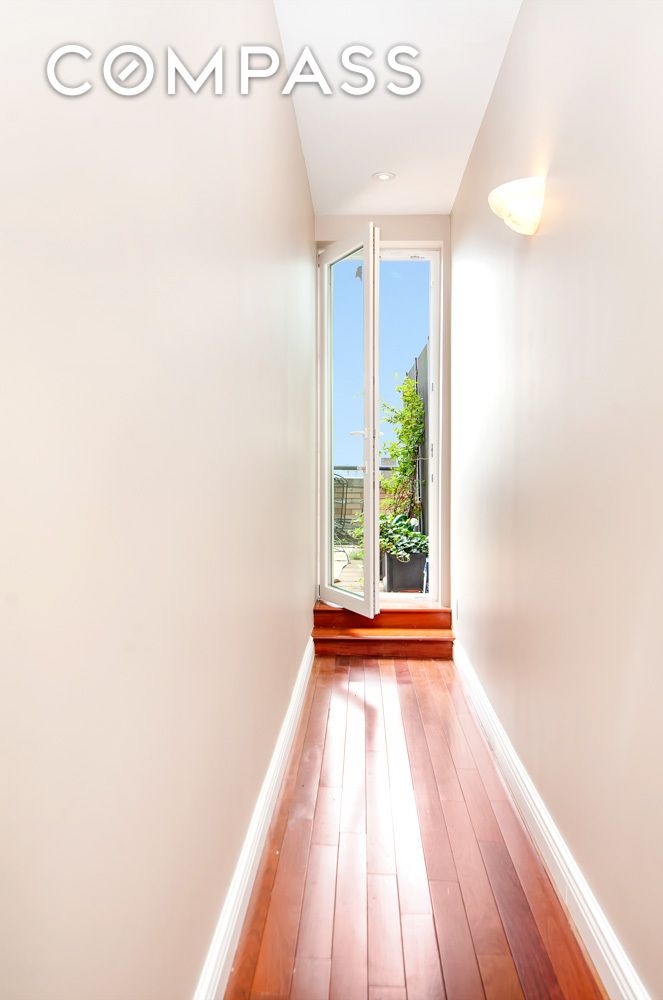 #11 photo, 310 E 46th Street, マンハッタン Midtown East , NY 10017