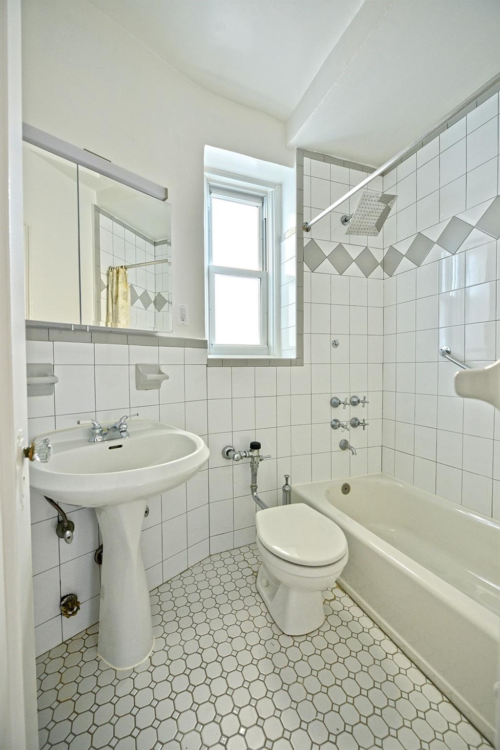 #11 photo, 72-17 34th Avenue, Jackson Heights , NY 11372