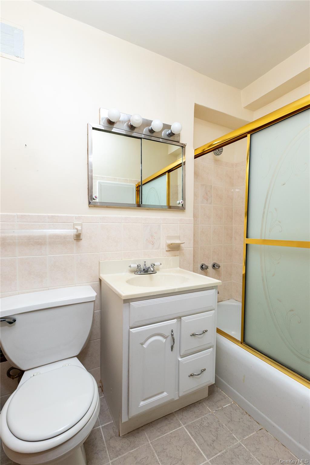 #8 photo, 5700 Arlington Avenue, ブロンクス区 Bronx , NY 10471