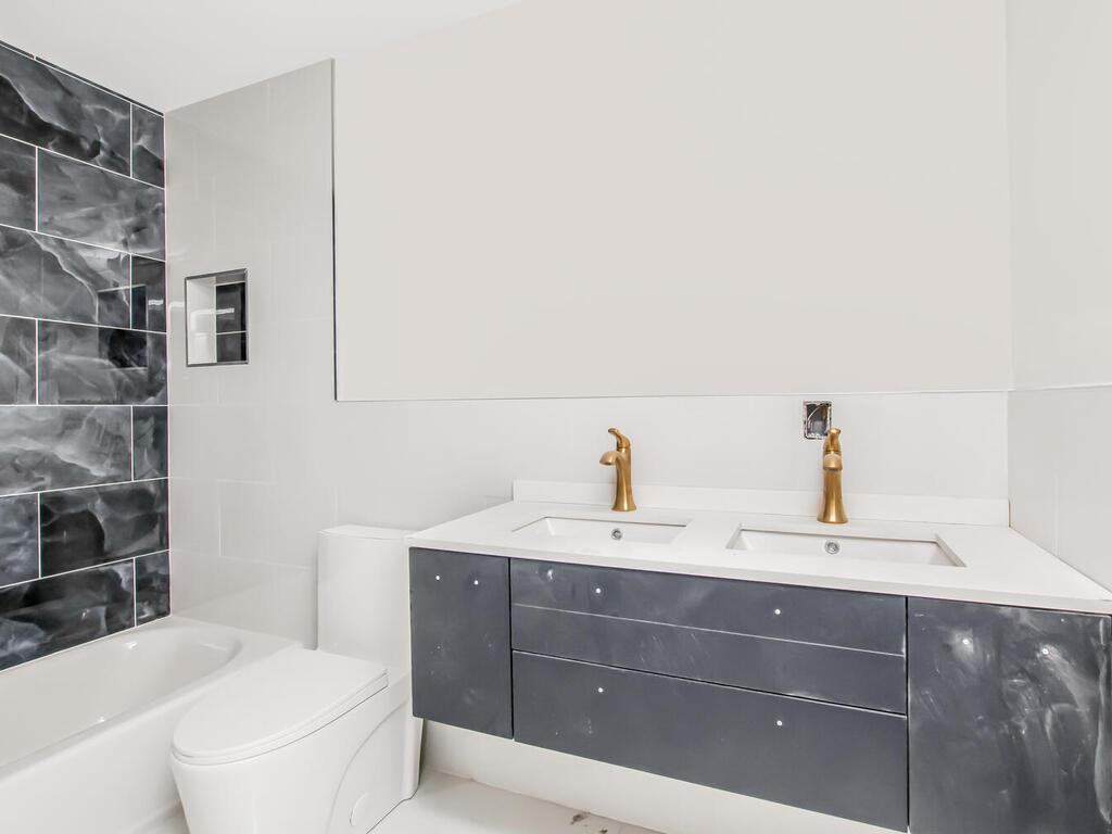 #11 photo, 65 W 2nd Street, Mount Vernon , NY 10550