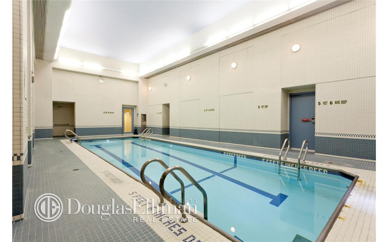 #16 photo, 301 W 57TH Street, マンハッタン Hells Kitchen , NY 10019