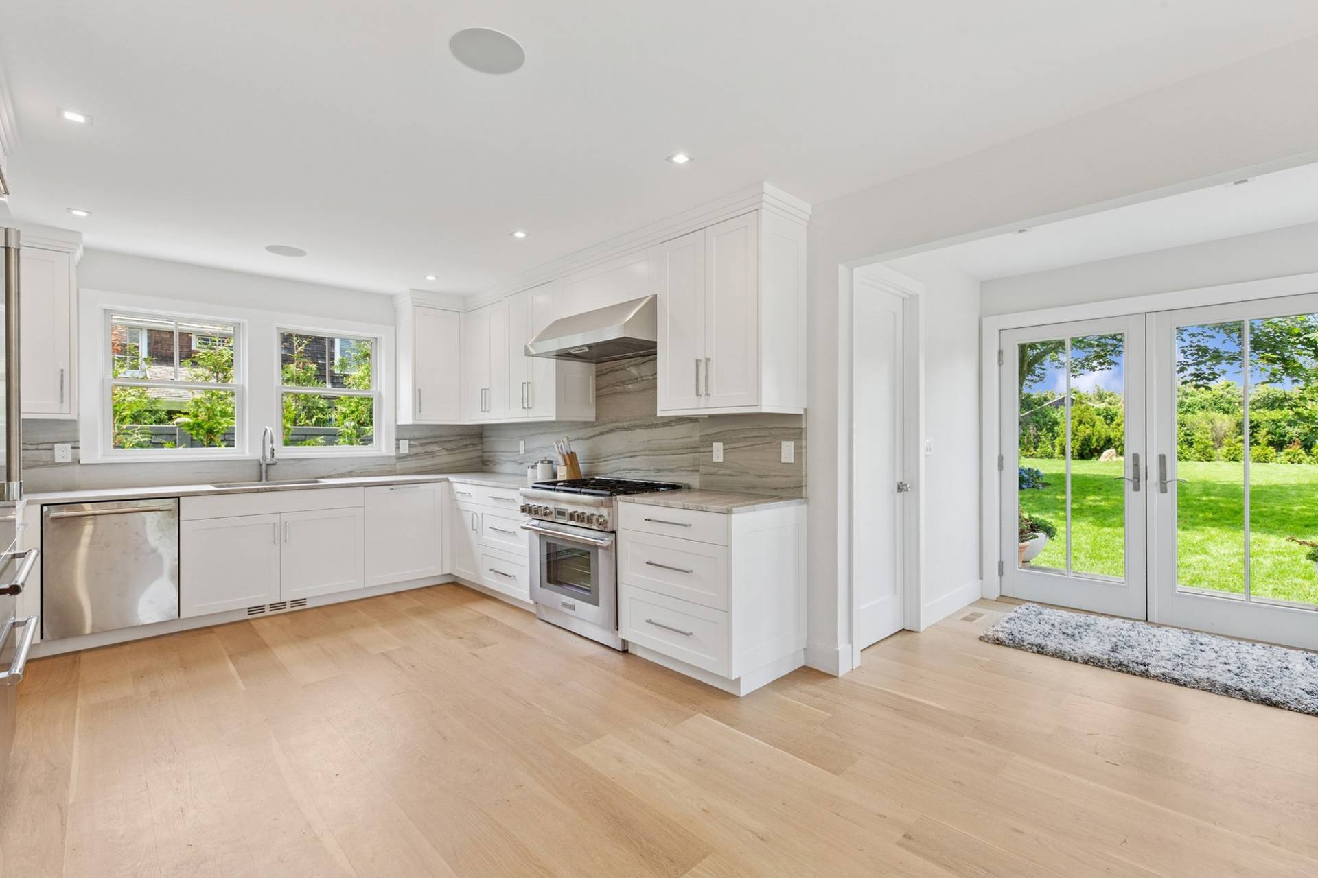 #10 photo, 105 Willow Street, サフォーク郡 Southampton , NY 11968