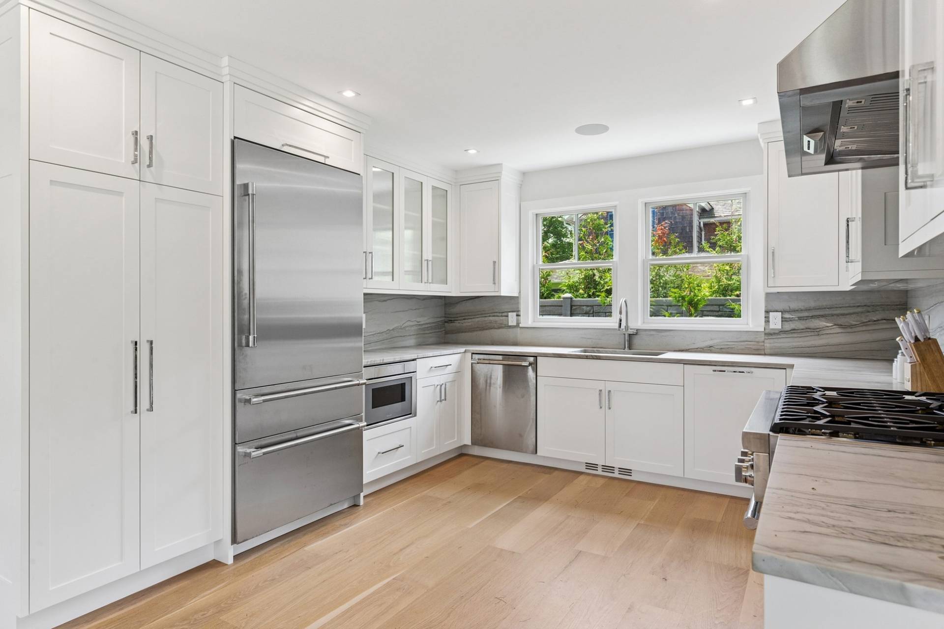 #11 photo, 105 Willow Street, サフォーク郡 Southampton , NY 11968