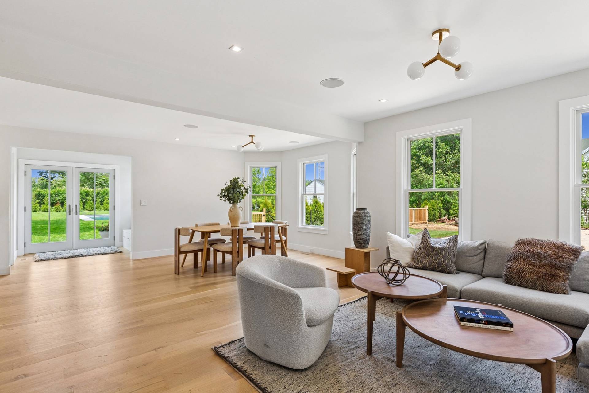 #12 photo, 105 Willow Street, サフォーク郡 Southampton , NY 11968