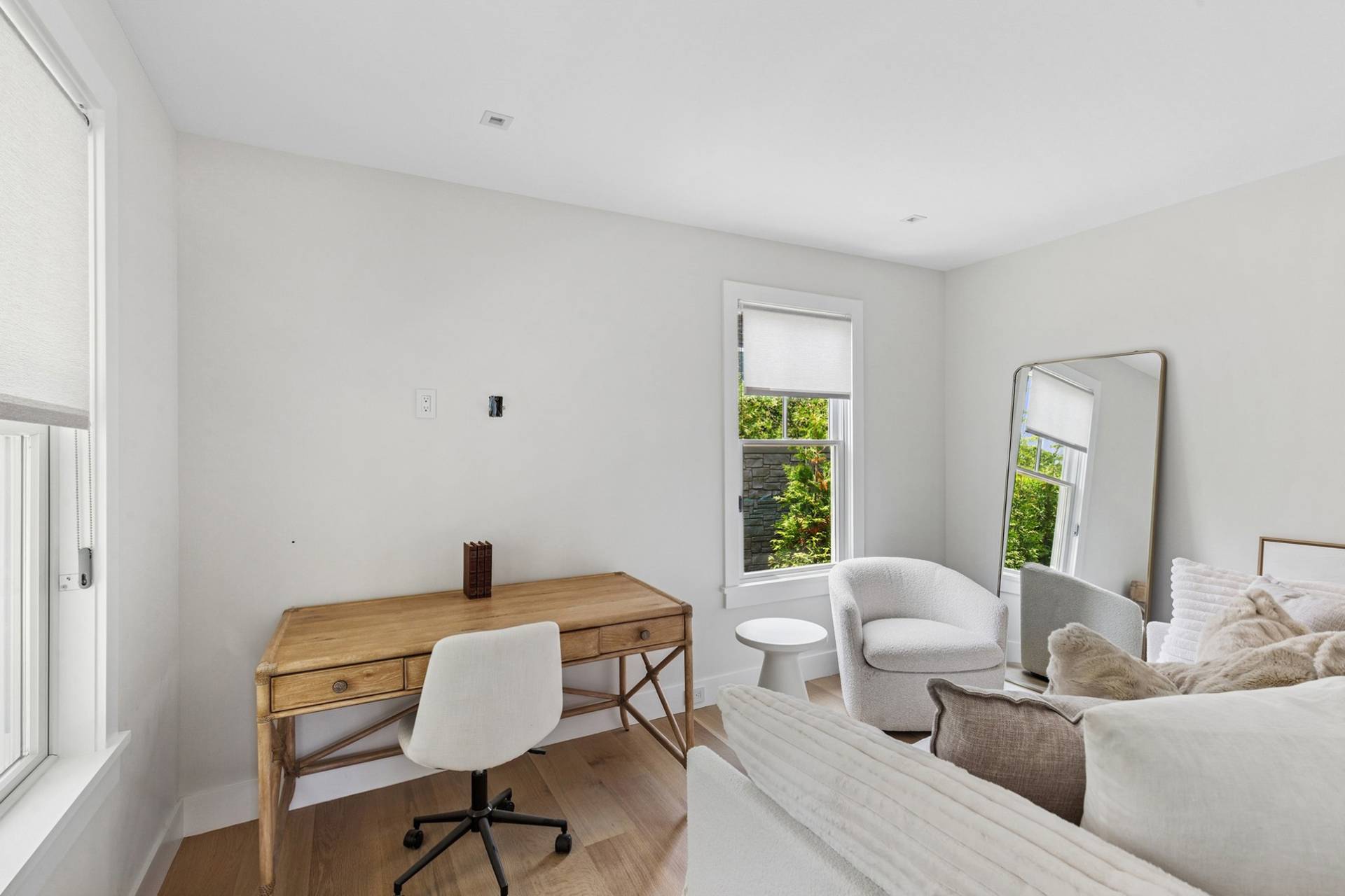 #13 photo, 105 Willow Street, サフォーク郡 Southampton , NY 11968