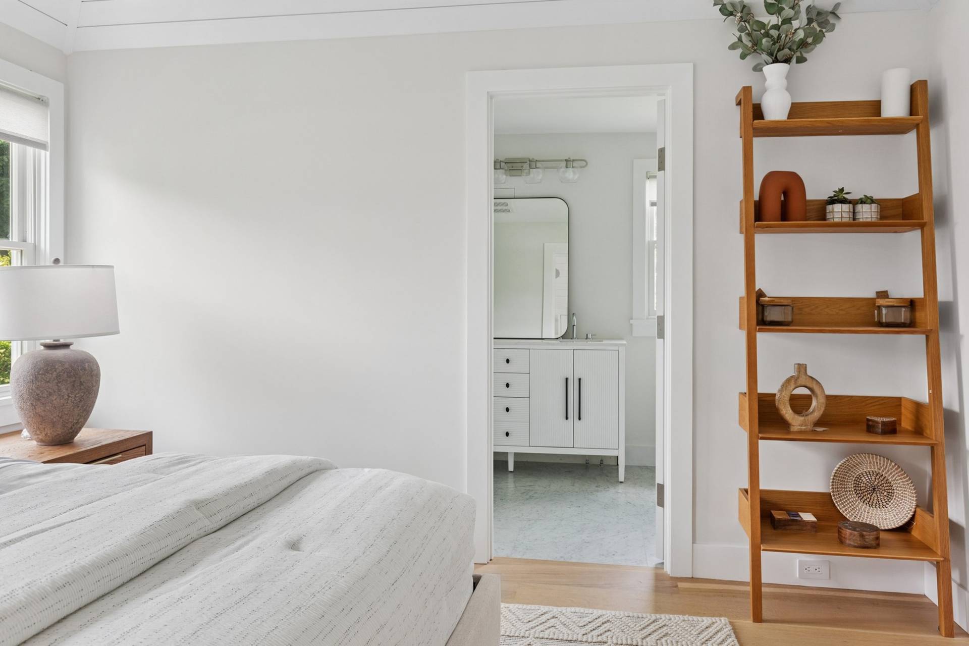 #18 photo, 105 Willow Street, サフォーク郡 Southampton , NY 11968